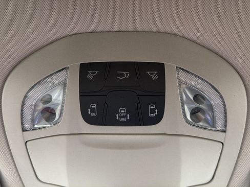 Used 2023 Chrysler Pacifica Touring-L FWD image 25