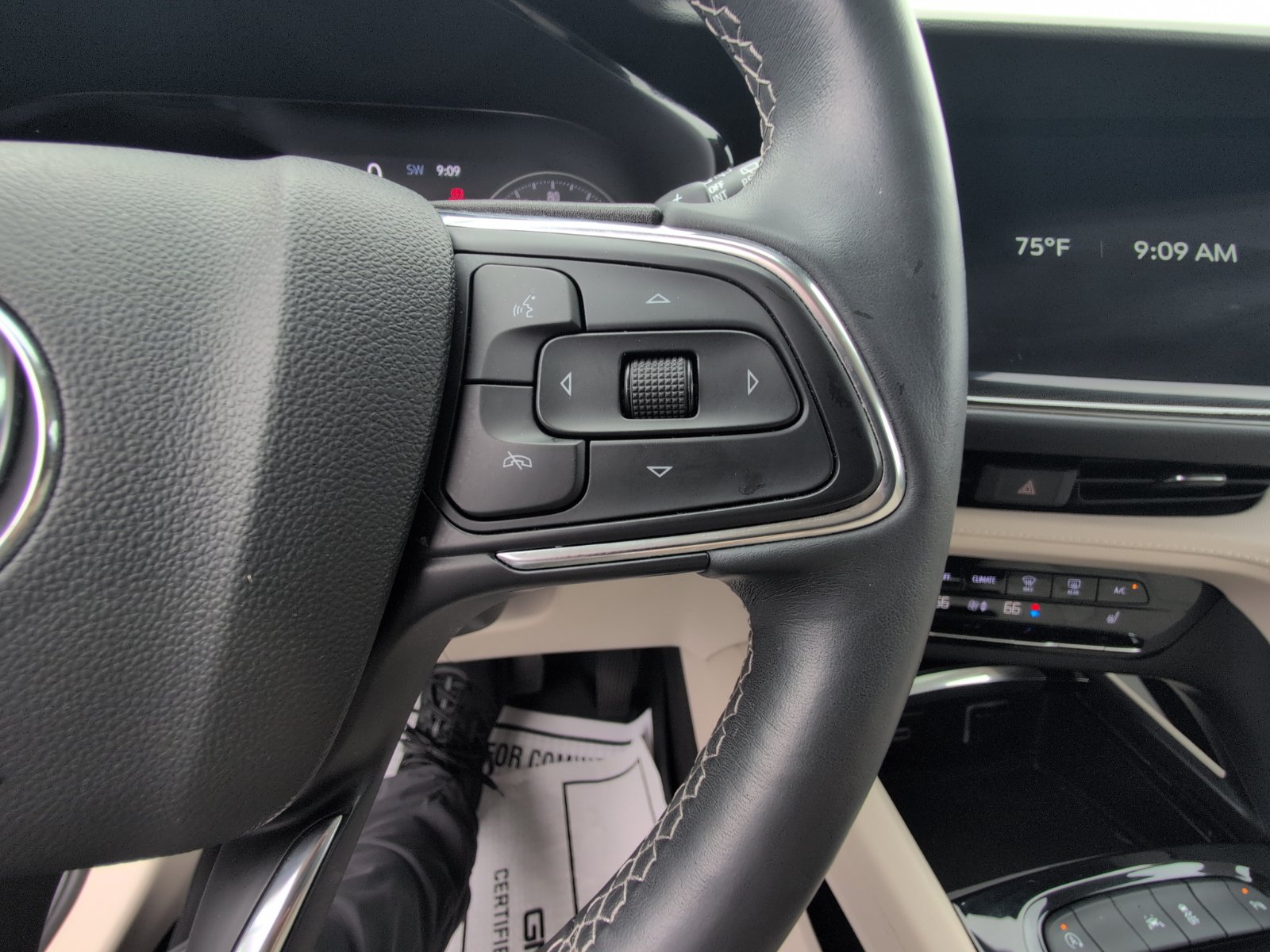 Used 2022 Buick Envision Essence w/ Safety Package FWD image 21