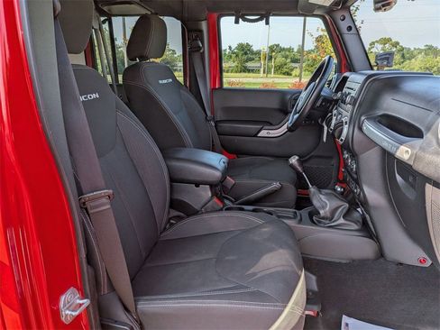 Used 2017 Jeep Wrangler Unlimited Rubicon w/ Dual Top Group image 23