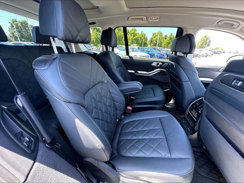 Used 2025 BMW X7 xDrive40i w/ Premium Package AWD/4WD image 28