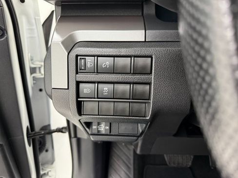 Used 2025 Toyota Tacoma SR5 image 10