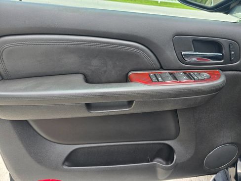 Used 2008 Cadillac Escalade Base AWD 4dr SUV image 12