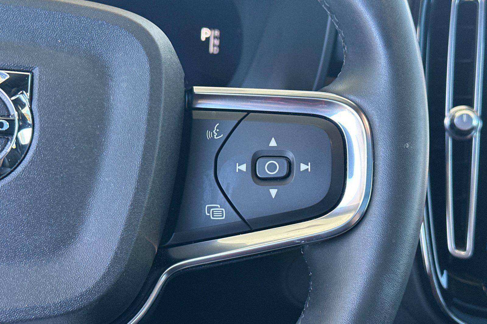 Used 2023 Volvo XC40 Recharge Ultimate w/ Protection Package Premier AWD/4WD image 30