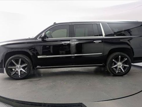 Used 2015 Cadillac Escalade ESV Premium RWD image 3