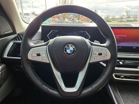 Used 2023 BMW X7 xDrive40i w/ Premium Package image 14