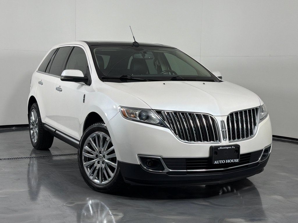 Used 2013 Lincoln MKX AWD image 2