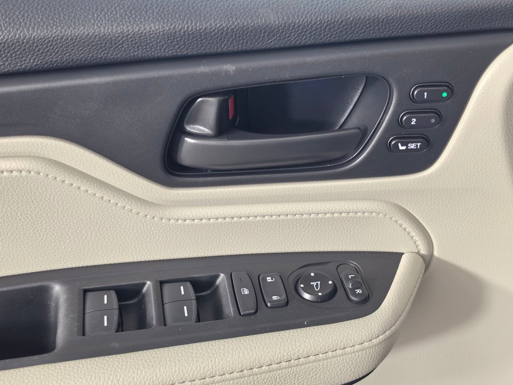 Used 2025 Honda Odyssey EX-L image 27
