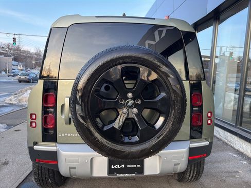 Used 2024 Land Rover Defender 110 S image 4