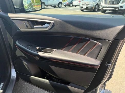 Used 2024 Ford Edge ST-Line w/ Class II Trailer Tow Package AWD/4WD image 12