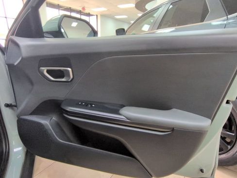 Used 2025 Kia K4 FWD image 29