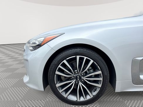 Used 2018 Kia Stinger Premium RWD image 19