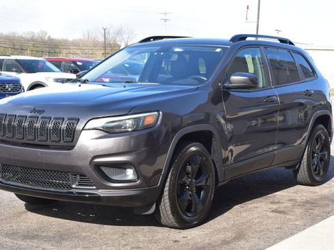 Used 2019 Jeep Cherokee Latitude Plus AWD/4WD image 12