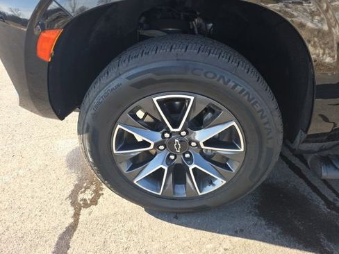 Used 2022 Chevrolet Tahoe Z71 w/ Z71 Off-Road Package image 16