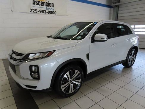 Used 2023 Mitsubishi Outlander Sport SE image 2