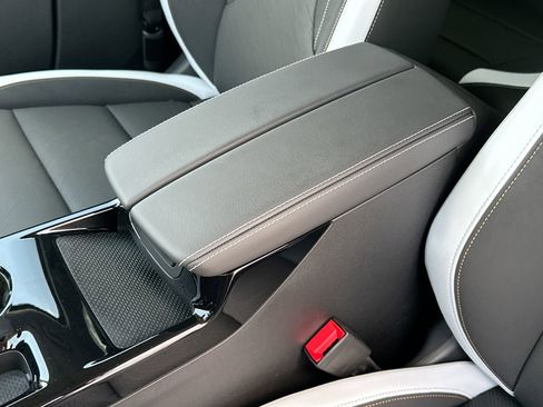 New 2025 Buick Envision Sport Touring image 21