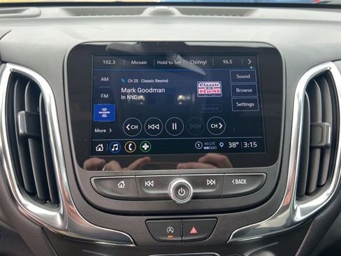 Used 2023 Chevrolet Equinox LT image 19