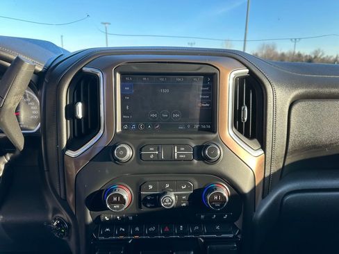 Used 2019 Chevrolet Silverado 1500 High Country image 16