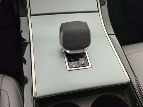 Used 2025 Land Rover Range Rover Evoque S image 17