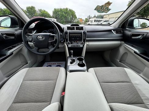 Used 2012 Toyota Camry LE image 21