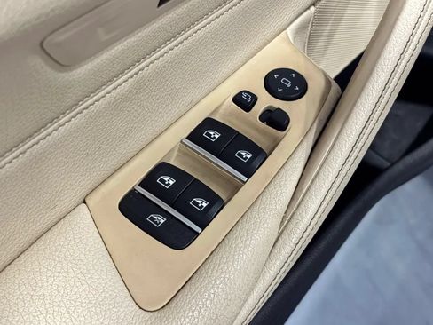 Used 2018 BMW 530i RWD image 37