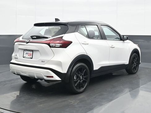 Used 2023 Nissan Kicks SV image 6