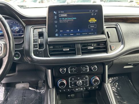 Used 2023 Chevrolet Suburban Premier AWD/4WD image 6