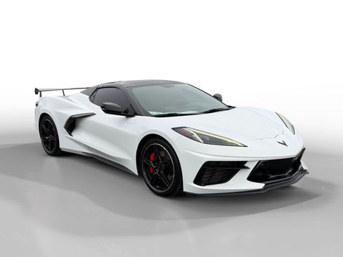 Used 2022 Chevrolet Corvette Stingray w/ Z51 Performance Package image 7