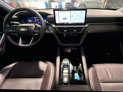 Used 2025 Ford Explorer Platinum image 16