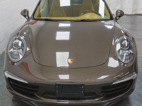 Used 2014 Porsche 911 Carrera 4S image 2