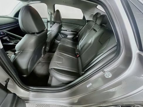 Used 2023 Hyundai Elantra Limited FWD image 27