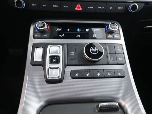 Used 2024 Hyundai Palisade Calligraphy image 12