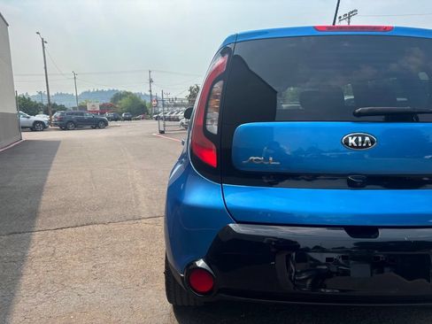 Used 2016 Kia Soul + w/ Designer's Package FWD image 2