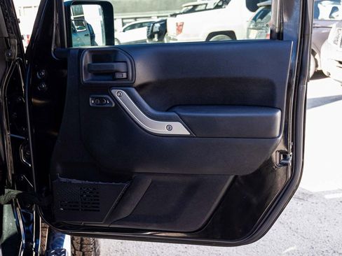 Used 2013 Jeep Wrangler Sahara w/ Mopar Chrome Edition Group image 12