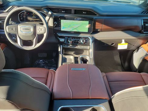 New 2026 GMC Sierra 2500 Denali Ultimate AWD/4WD image 17