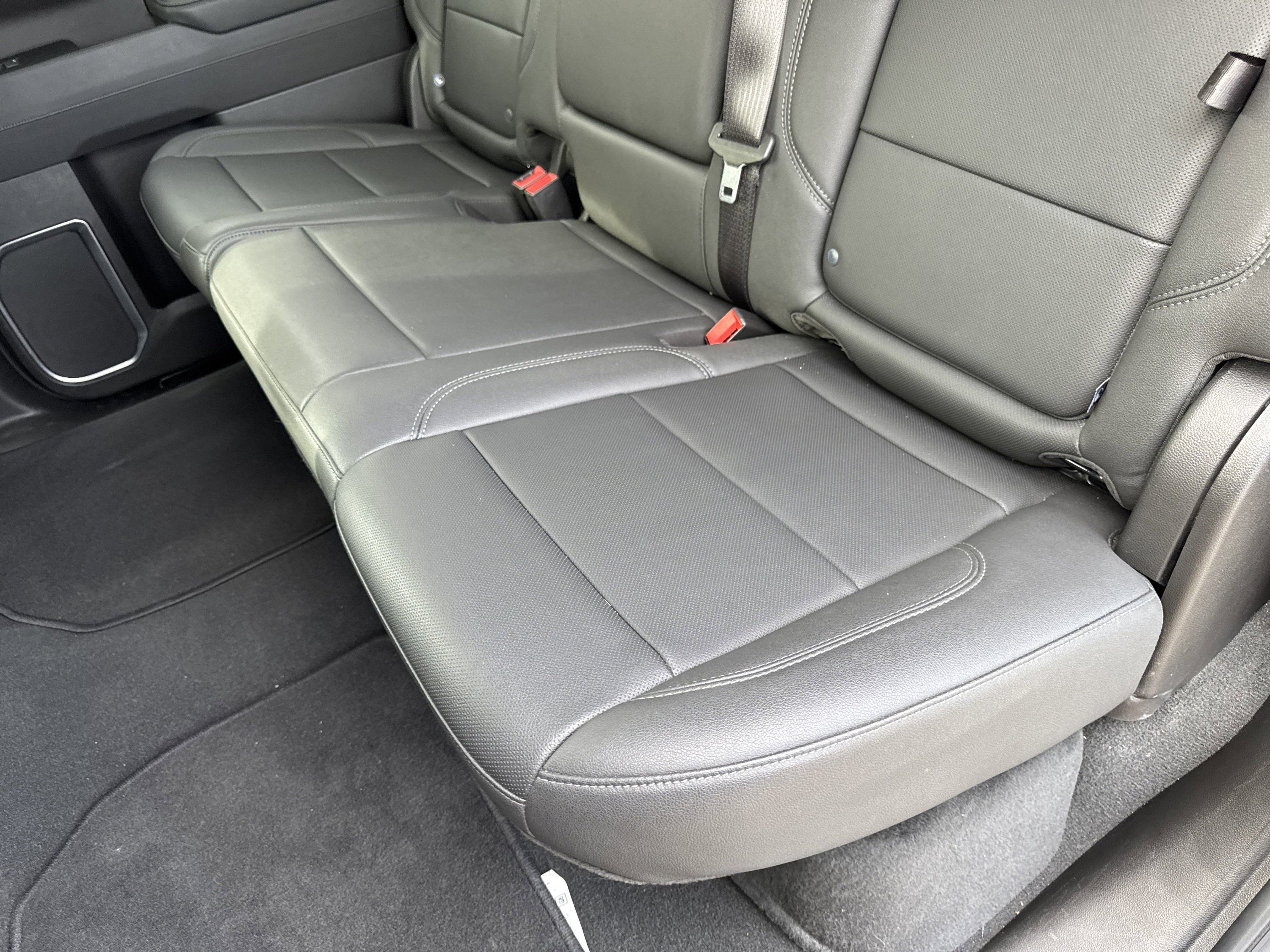 Used 2025 GMC Sierra 1500 SLT AWD/4WD image 8