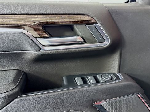 Used 2023 GMC Sierra 1500 Elevation image 19