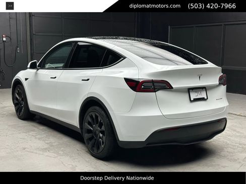 Used 2023 Tesla Model Y Long Range image 4