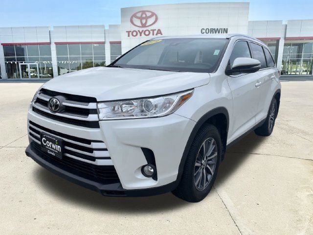 Used 2019 Toyota Highlander XLE AWD/4WD image 7