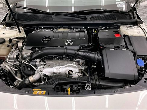 Used 2022 Mercedes-Benz CLA 250 image 9