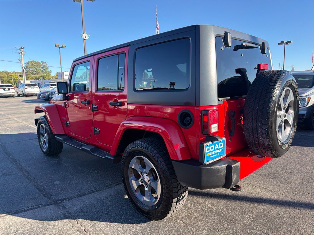 Used 2016 Jeep Wrangler Unlimited Sahara w/ Dual Top Group AWD/4WD image 5