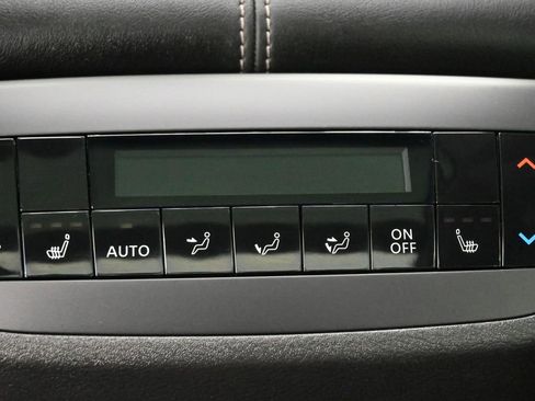 Used 2024 Nissan Pathfinder Platinum image 20