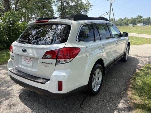 Used 2014 Subaru Outback 2.5i Premium w/ Moonroof Package AWD/4WD image 5