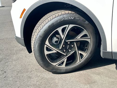 New 2026 Lincoln Nautilus Premier AWD/4WD image 24