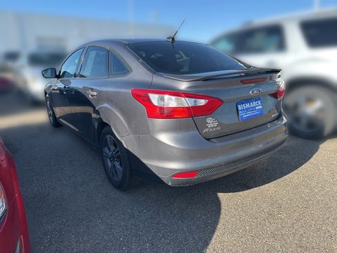Used 2014 Ford Focus SE w/ SE Sport Package FWD image 4