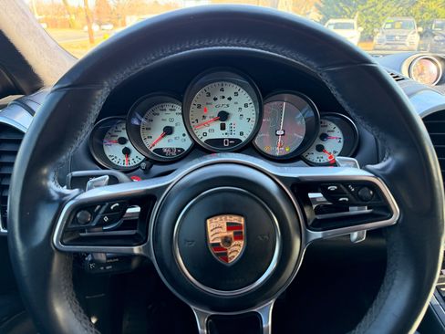 Used 2016 Porsche Cayenne GTS image 38