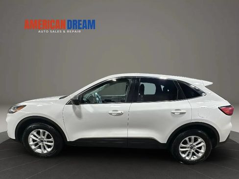 Used 2022 Ford Escape SE w/ Cold Weather Package AWD/4WD image 2