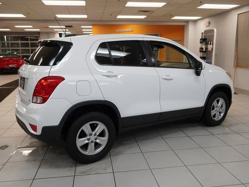 Used 2017 Chevrolet Trax LS w/ Fleet Convenience Package image 11
