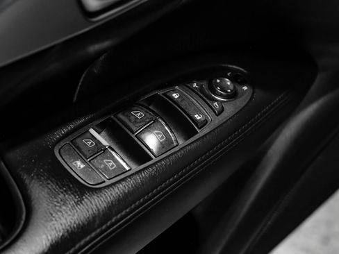 Used 2015 INFINITI Q70 L 3.7 w/ Technology Package image 51