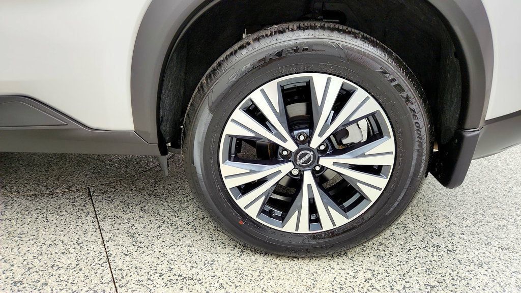 Used 2023 Nissan Rogue SV FWD image 9