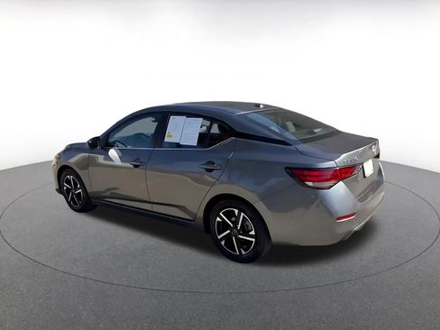 Used 2025 Nissan Sentra SV image 10